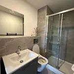 Stylish Free Parking & Gym * York