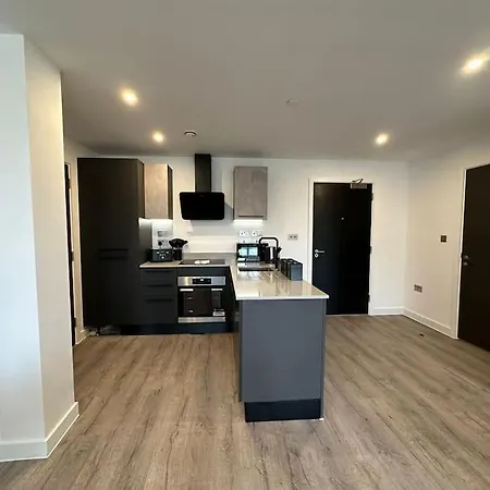 Apartment Stylish Free Parking & Gym *