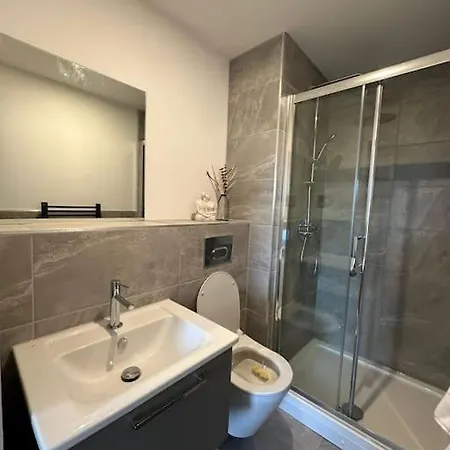 Stylish Free Parking & Gym * York